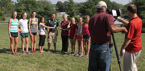 Girls' cross country named FOX 4 HyVee Team of the Week