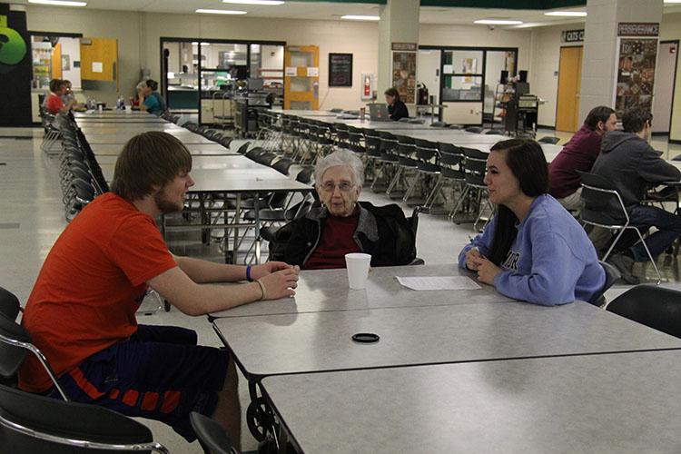 Hillside members visit Kansas Natural History students