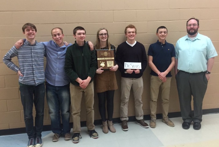 Scholars Bowl takes first at Regionals