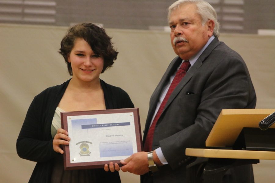 Student receives Citizens Award of Valor