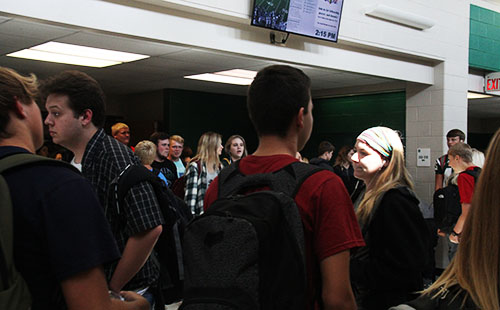 De Soto students walk through the crowded crossroads area of the main hallway following fourth block on Sept. 11.