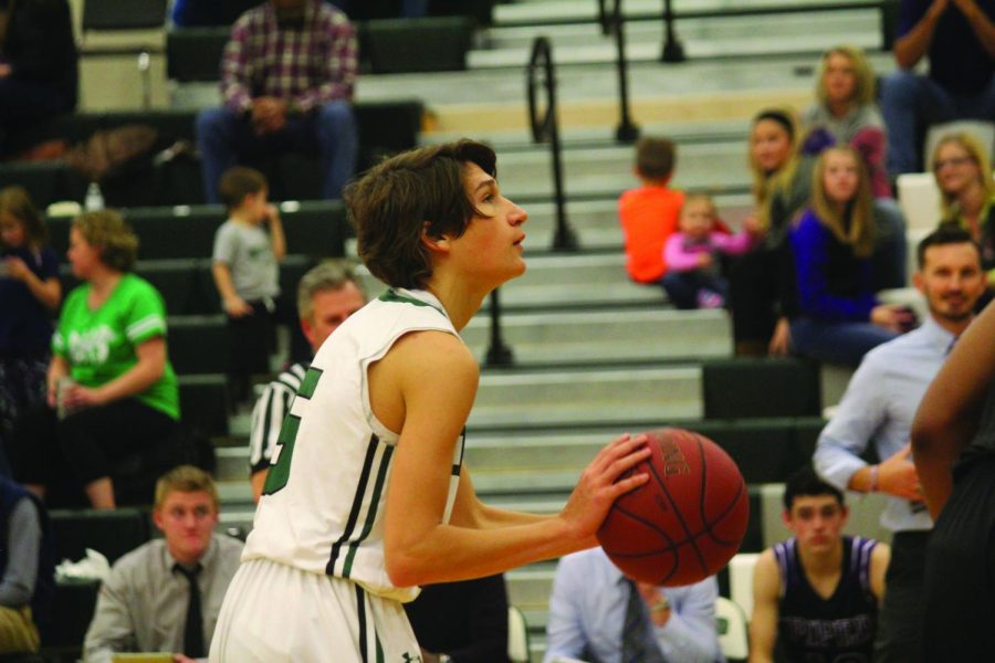 Senior Levi Hansen gets ready to shoot a free throw on Dec. 12 2016.