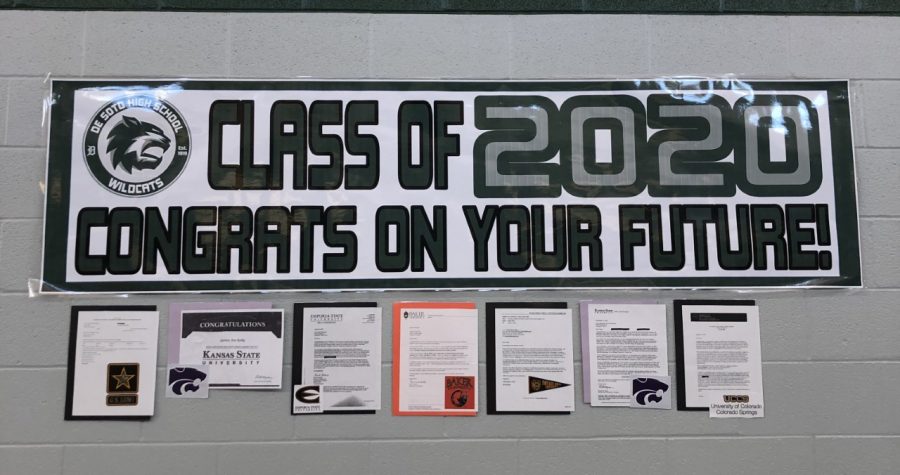 A picture of the wall congratulating the seniors, which is located in the main hallway.