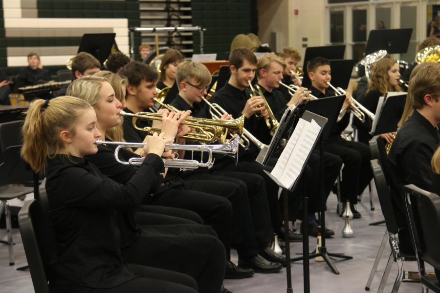 Band and choir perform despite weather holdbacks