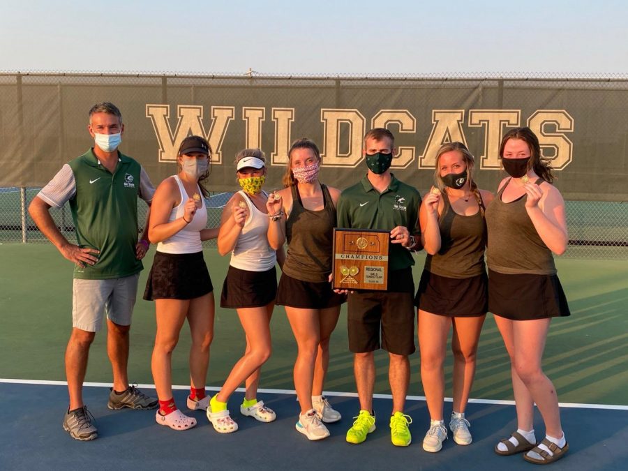 The De Soto High School girls’ tennis team poses for a picture after winning the Regional championship on Oct. 11. 